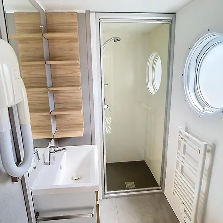 Mobil-home Confort 2 Chambres, Piscine Chauffee, 200 M De La Plage, Parking Et Wi-fi Inclus - Fr-1-361a-77 Jullouville-les-Pins