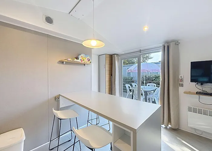 Mobil-home Confort 2 Chambres, Piscine Chauffee, 200 M De La Plage, Parking Et Wi-fi Inclus - Fr-1-361a-77 * Jullouville-les-Pins