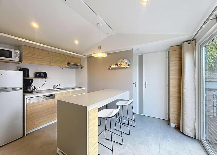 Mobil-home Confort 2 Chambres, Piscine Chauffee, 200 M De La Plage, Parking Et Wi-fi Inclus - Fr-1-361a-77 Vakantiehuis Jullouville-les-Pins